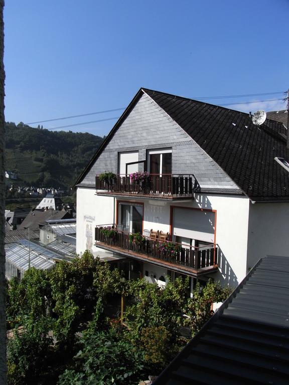 Hotel Weingut Stiftshof à Enkirch Extérieur photo