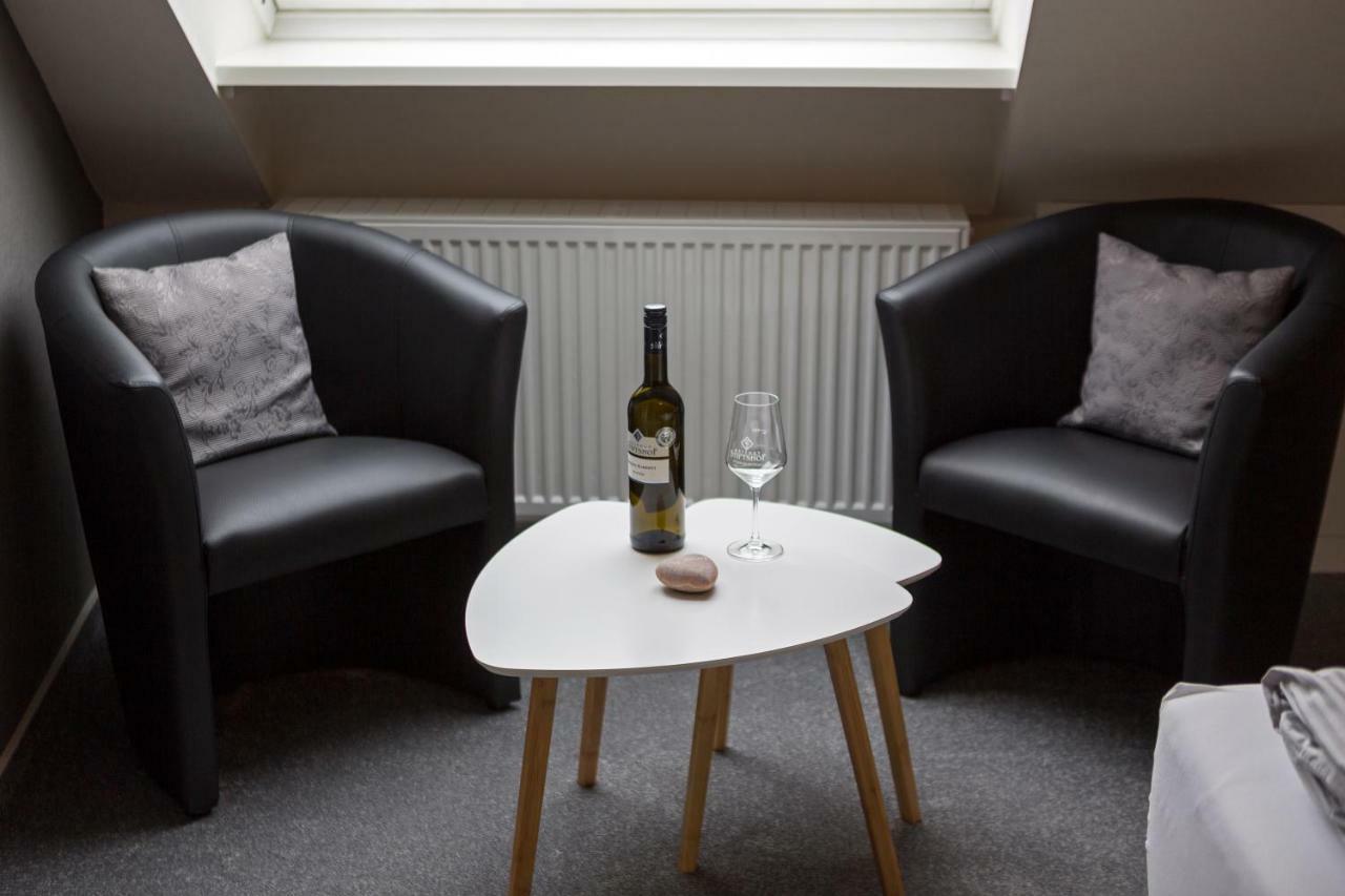 Hotel Weingut Stiftshof à Enkirch Extérieur photo
